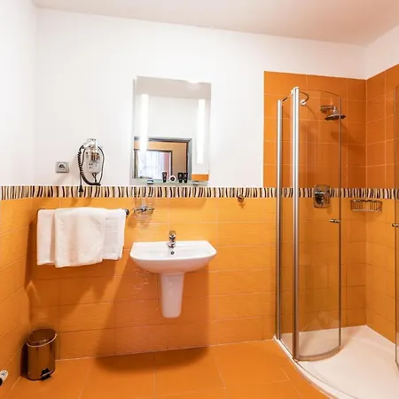 A Restaurant Barbora 4* كوتنا هورا